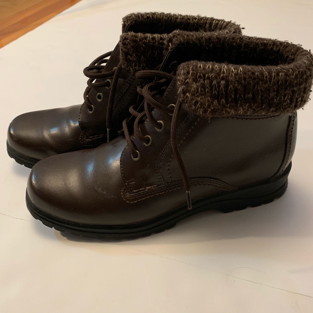 Thom Mcan brown boots w/ outer ankle lining size 9